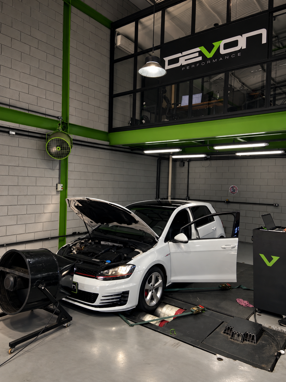 Golf GTI no dinamômetro da Devon Performance